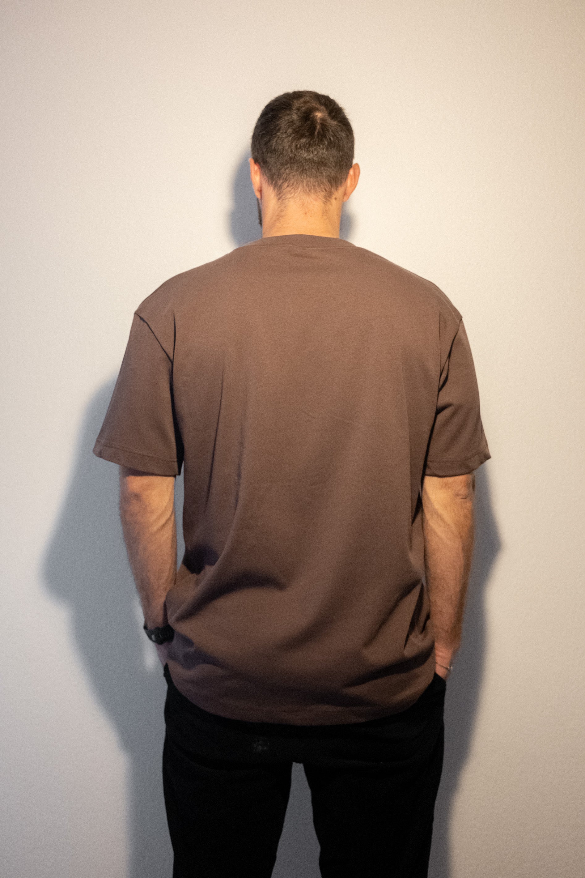 arra - essentials tee espresso