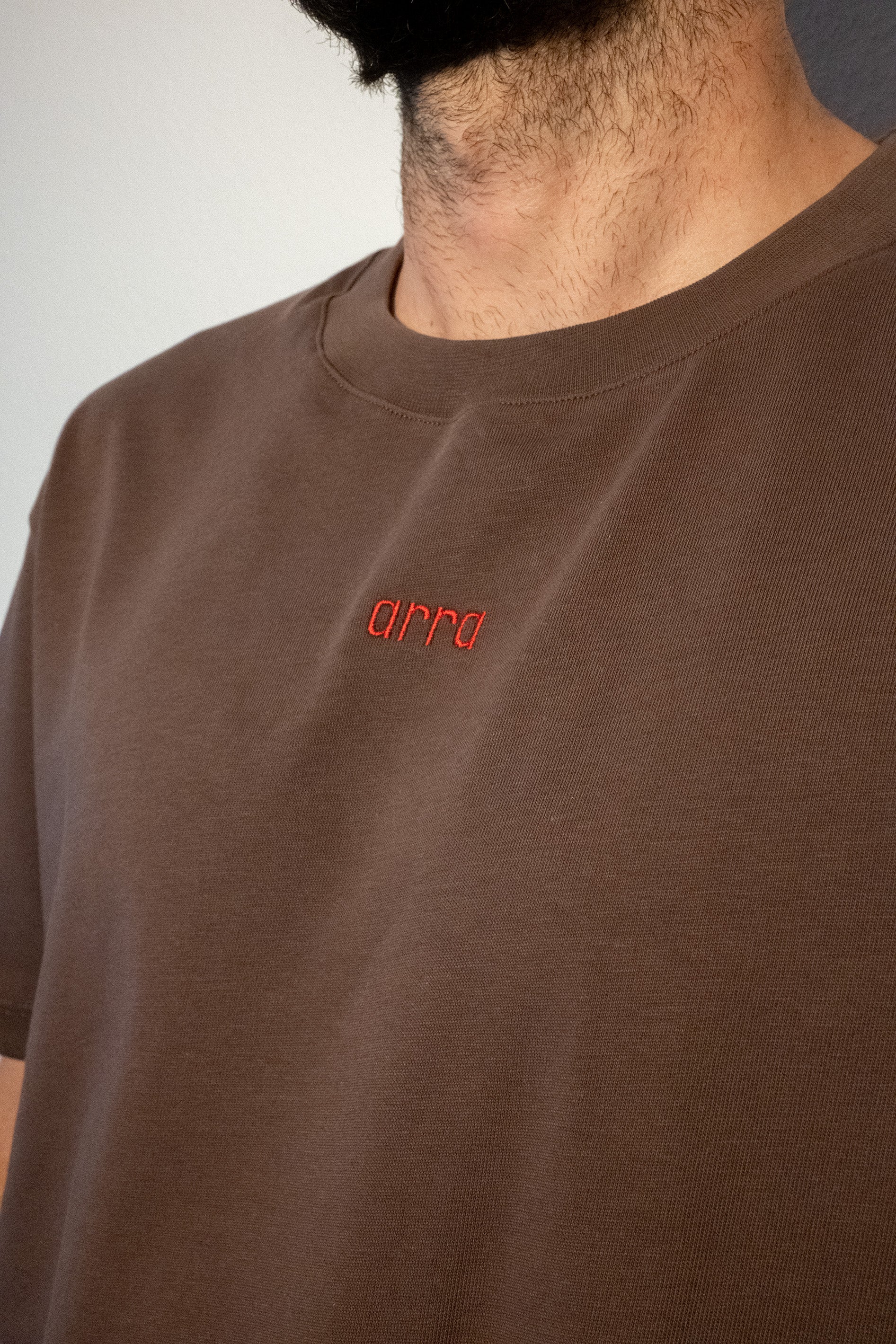 arra - essentials tee espresso