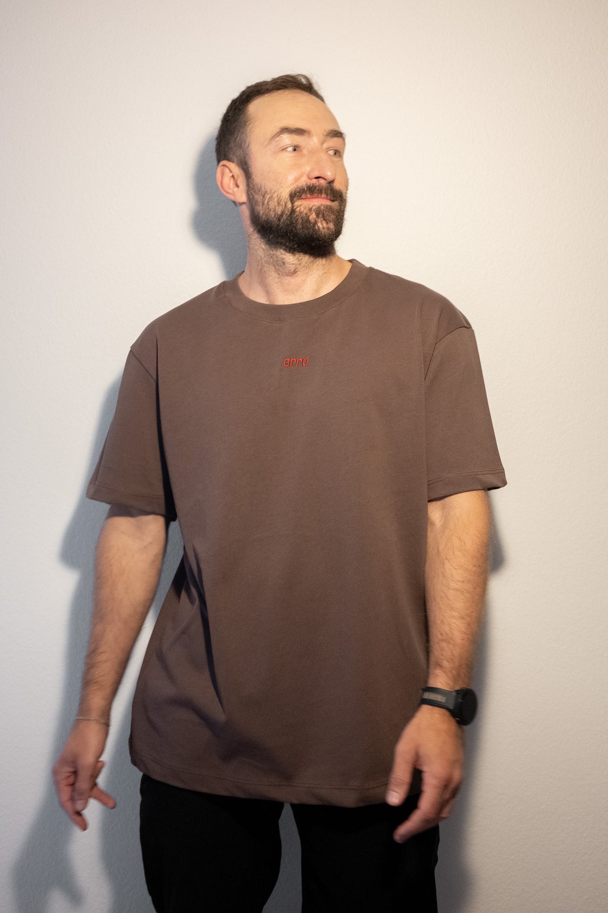 arra - essentials tee espresso