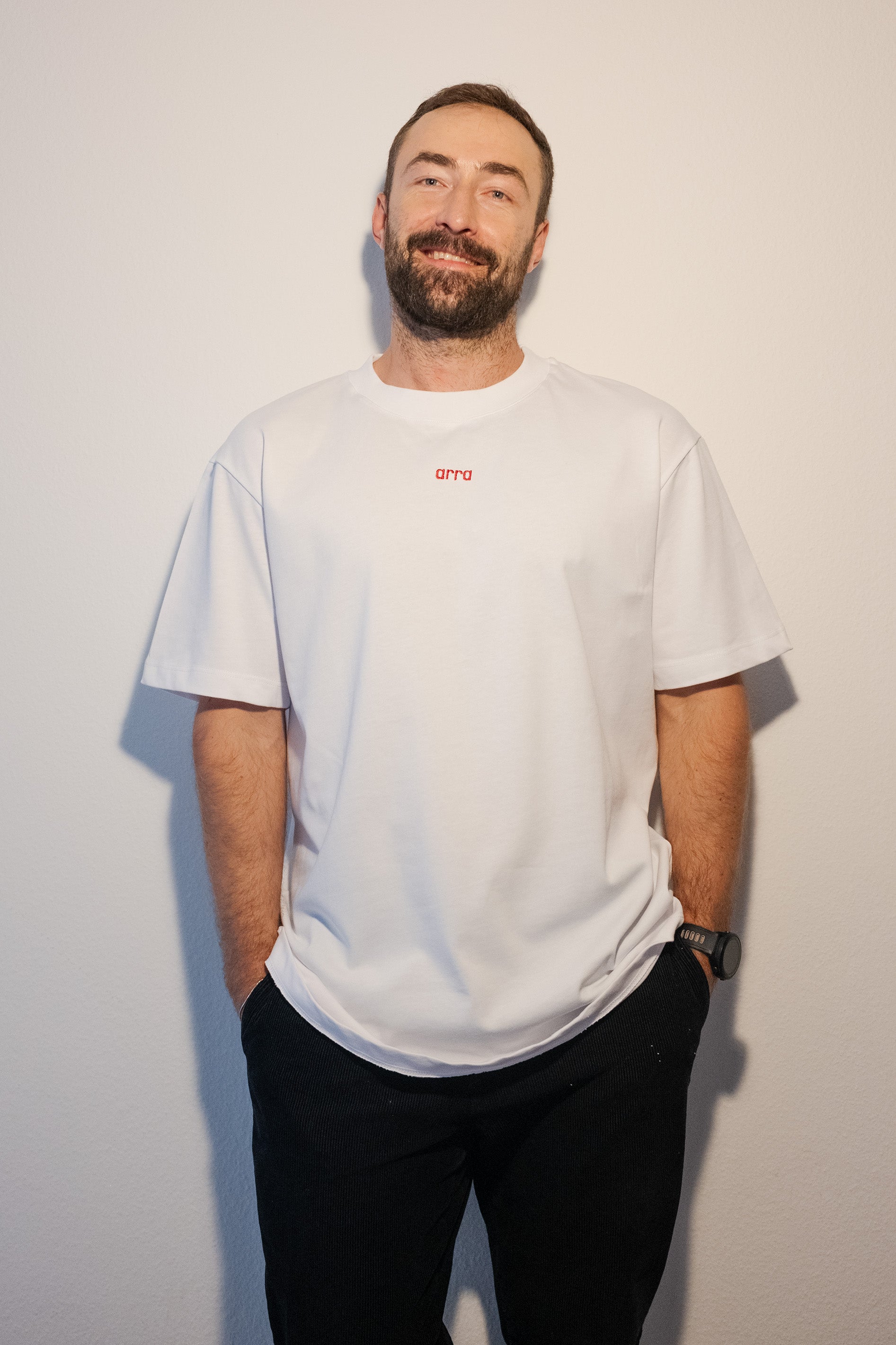 arra - essentials tee white