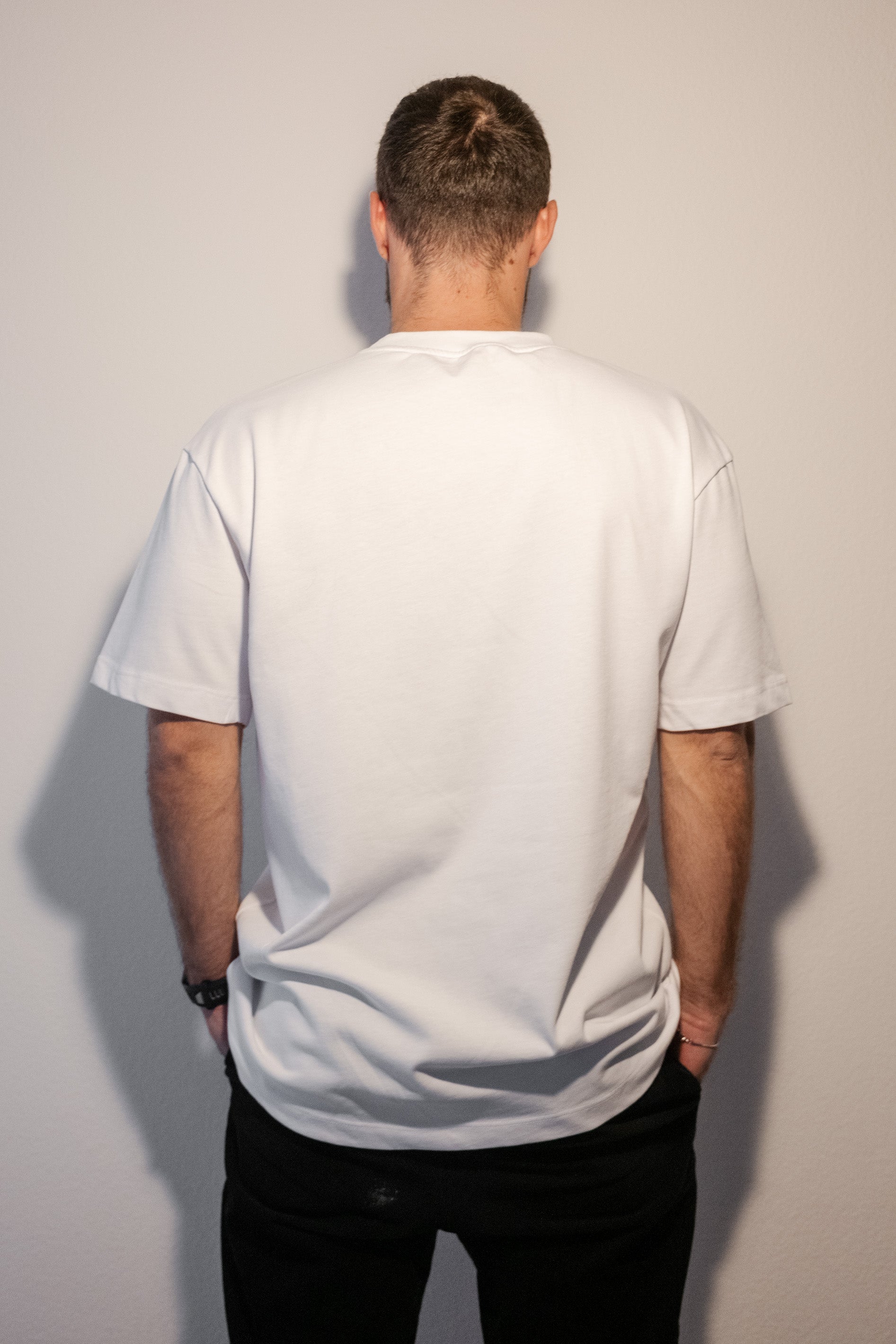 arra - essentials tee white