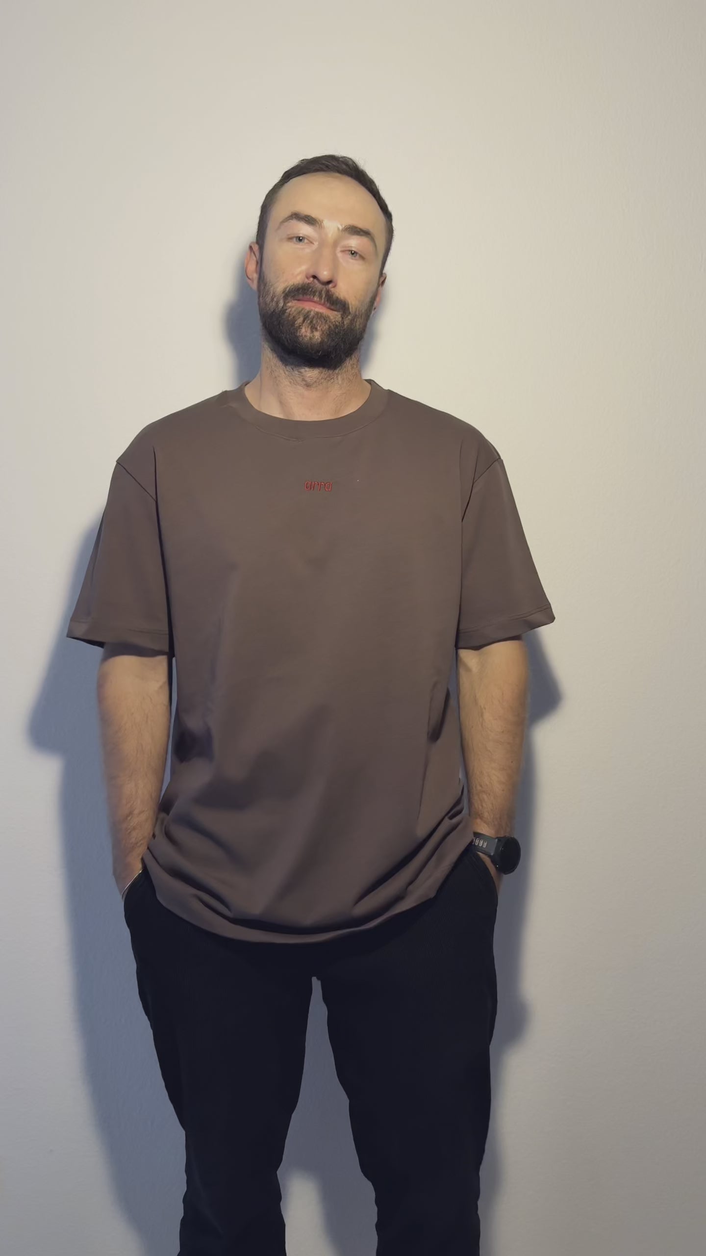 arra - essentials tee espresso